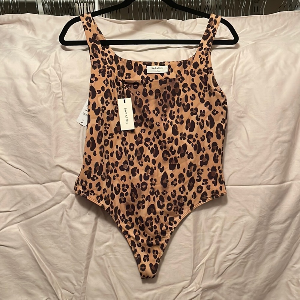 Babaton BNWT Contour bodysuit in buff/taupe. L